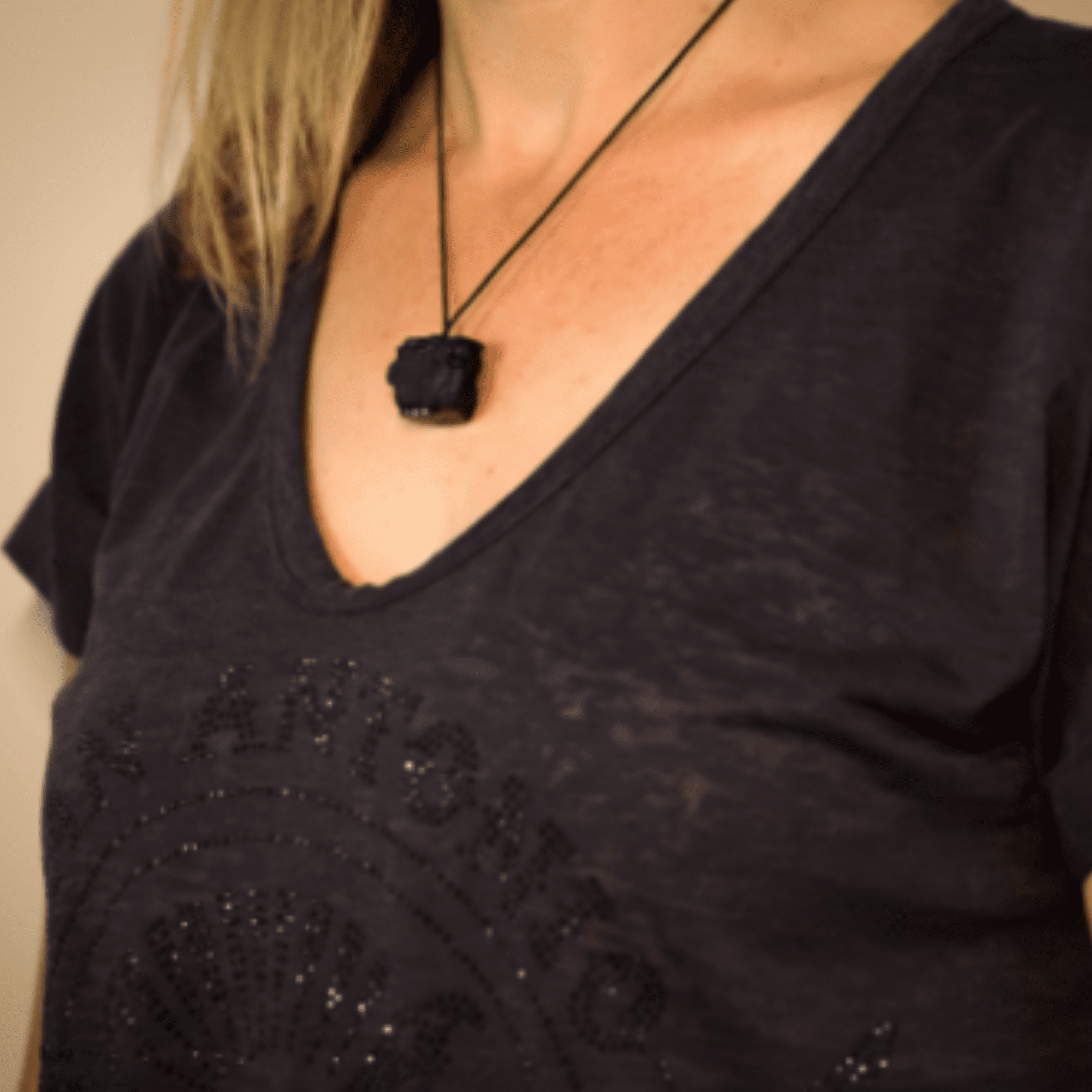 Elite deals shungite necklace